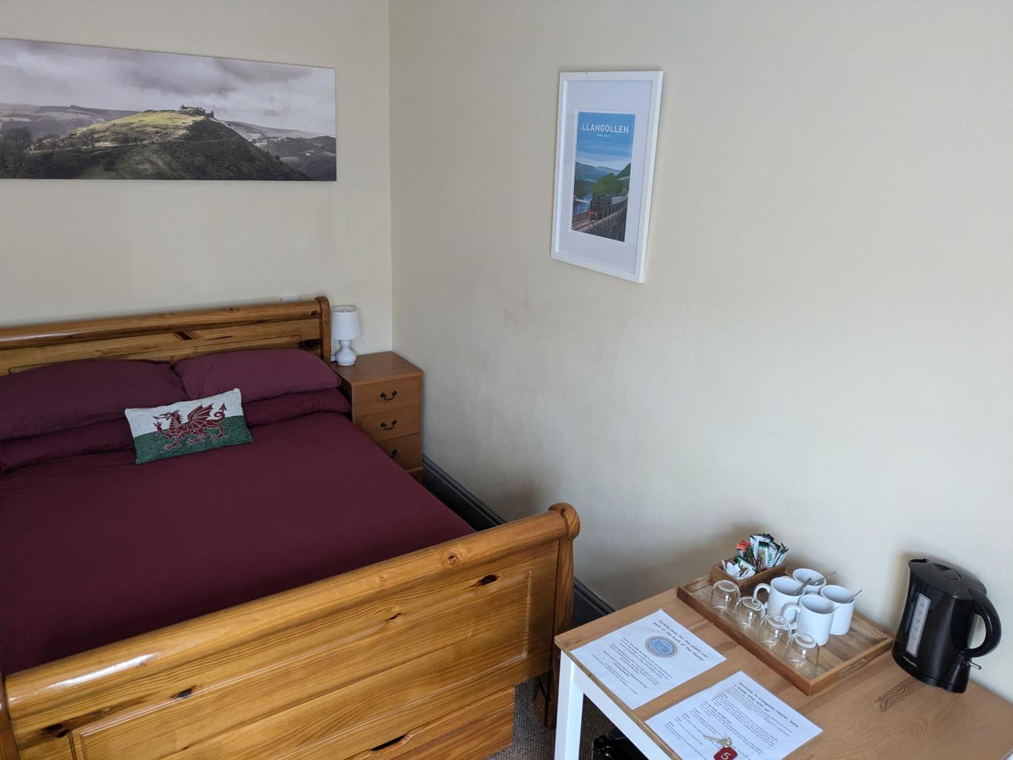 Llangollen Hostel Guest Rooms - No Dormitories - Self Catering Bilik gambar